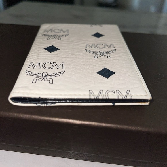 MCM card holder excellent condition - Picture 3 of 6
